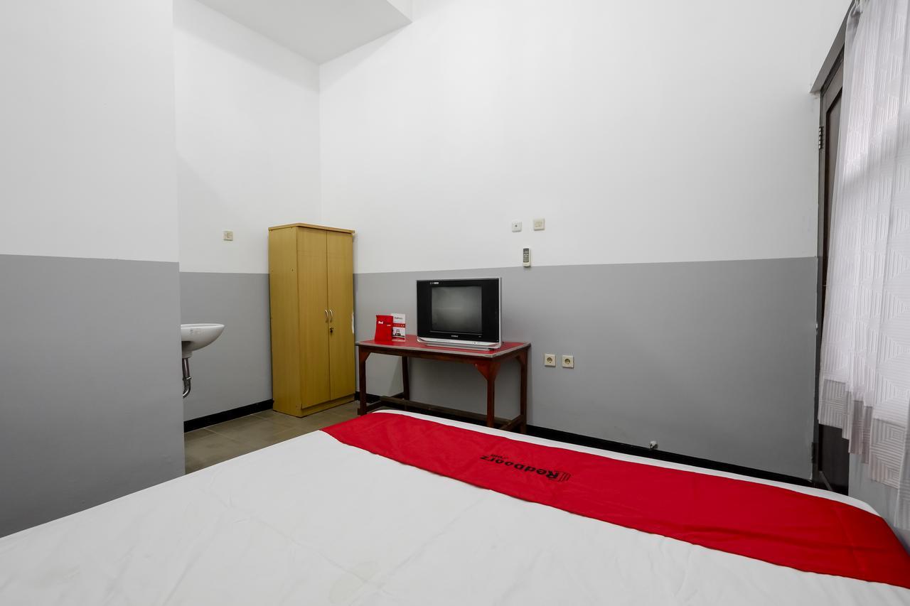Reddoorz @ Prambanan Timur Raya Semarang Exteriör bild